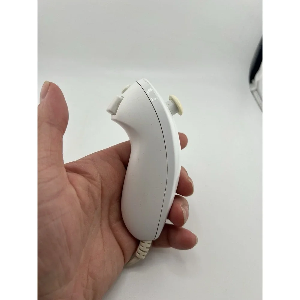 Nintendo Wii Remote RVL-003 White Nunchuk Controller and Silicone Sleeve Bundle
